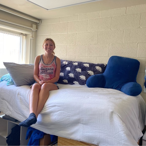 Meet your Posher, Heidi - Picture 6 of 7